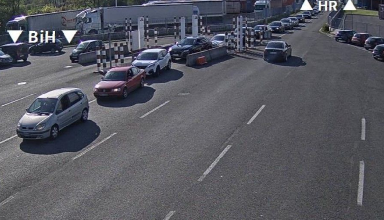 Gužve na graničnim prijelazima u BiH: Ove puteve izbjegavajte