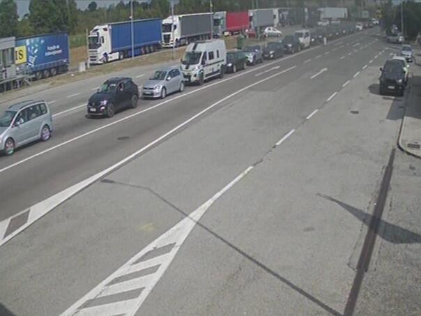 Gužve na izlazu iz BiH: Na više graničnih prijelaza čeka se u kolonama