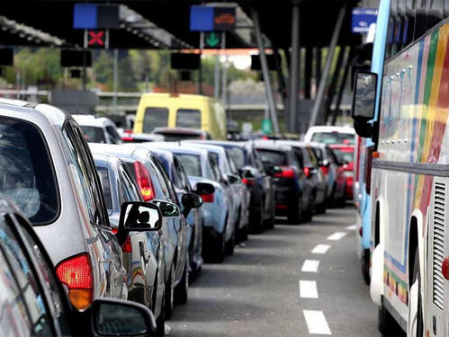 Gužve na nekoliko graničnih prelaza, mogući zastoji na putu Sarajevo - Mostar