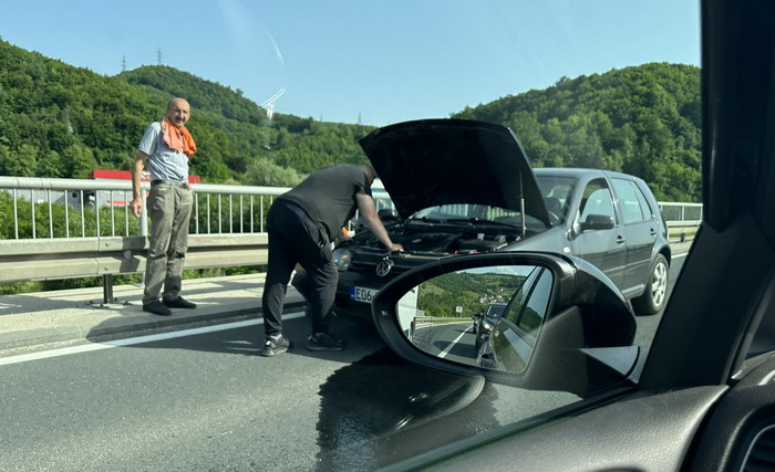 Gužve prema Rajlovcu, saobraća se jednom trakom