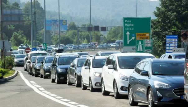 Gužve turista na autocestama Slovenije i Hrvatske