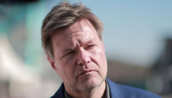 Habeck: EU za nekoliko dana dogovara embargo na rusku naftu