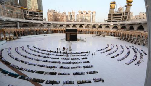 Hadž će ove godine biti organiziran samo za one koji žive u Saudijskoj Arabiji
