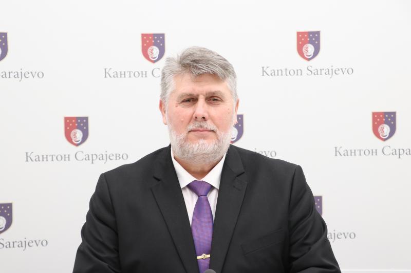 Hadžiahmetović: Danas počinje isplata subvencija za rješavanje stambenog pitanja mladih