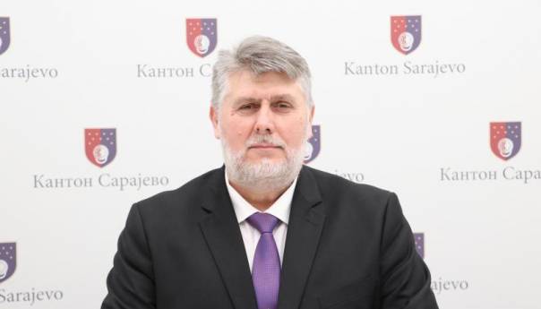 Hadžiahmetović: Danas počinje isplata subvencija za rješavanje stambenog pitanja mladih