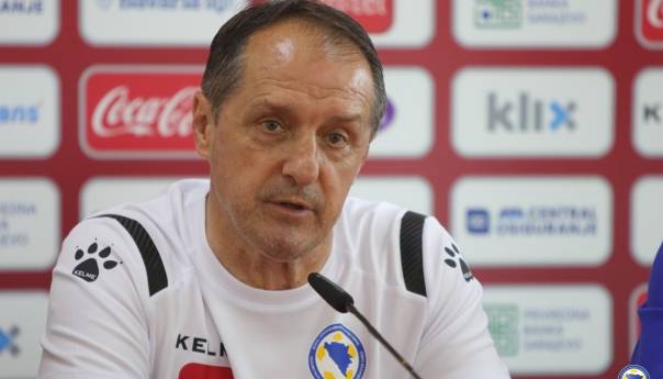 Hadžibegić se emotivno oprostio od Zmajeva