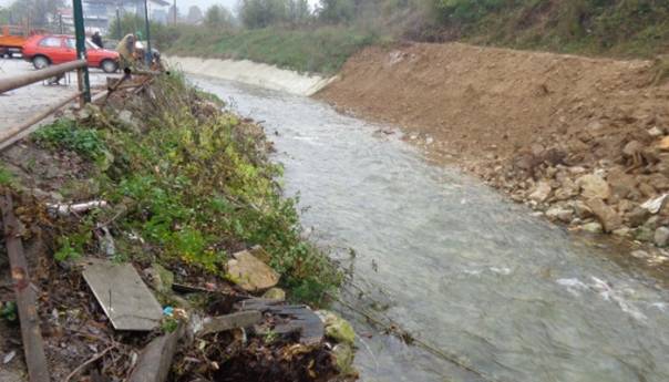 Hadžići: Dijete od pet godina palo u potok, traje potraga