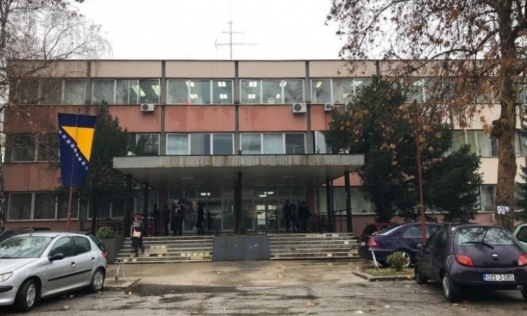 Hadžigrahić: Studente vratiti u učionice gdje uvjeti dozvoljavaju