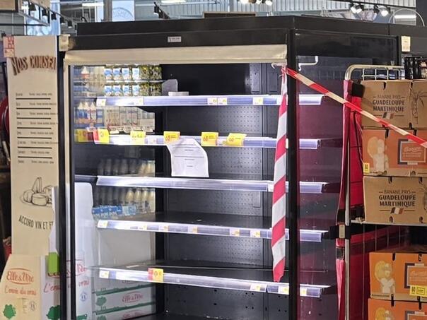 Hakeri pregrijali frižidere u marketima, tone hrane uništene