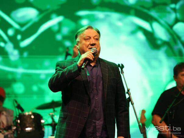 Halid Bešlić rasprodao Arenu u Njemačkoj