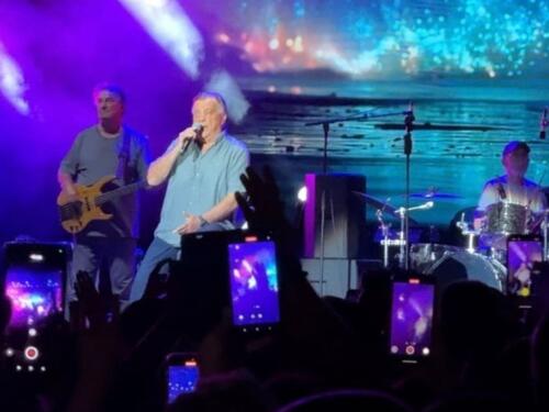 Halid Bešlić uprkos lošem zdravlju nastupio u Banjaluci