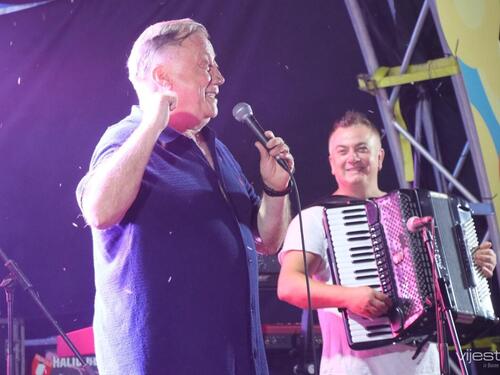 Koncert koji je postao oproštaj: Halid Bešlić u Sarajevu ispisao posljednje stihove uživo