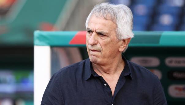 Halilhodžić dobio ponudu jednog od najtrofejnijih klubova na svijetu