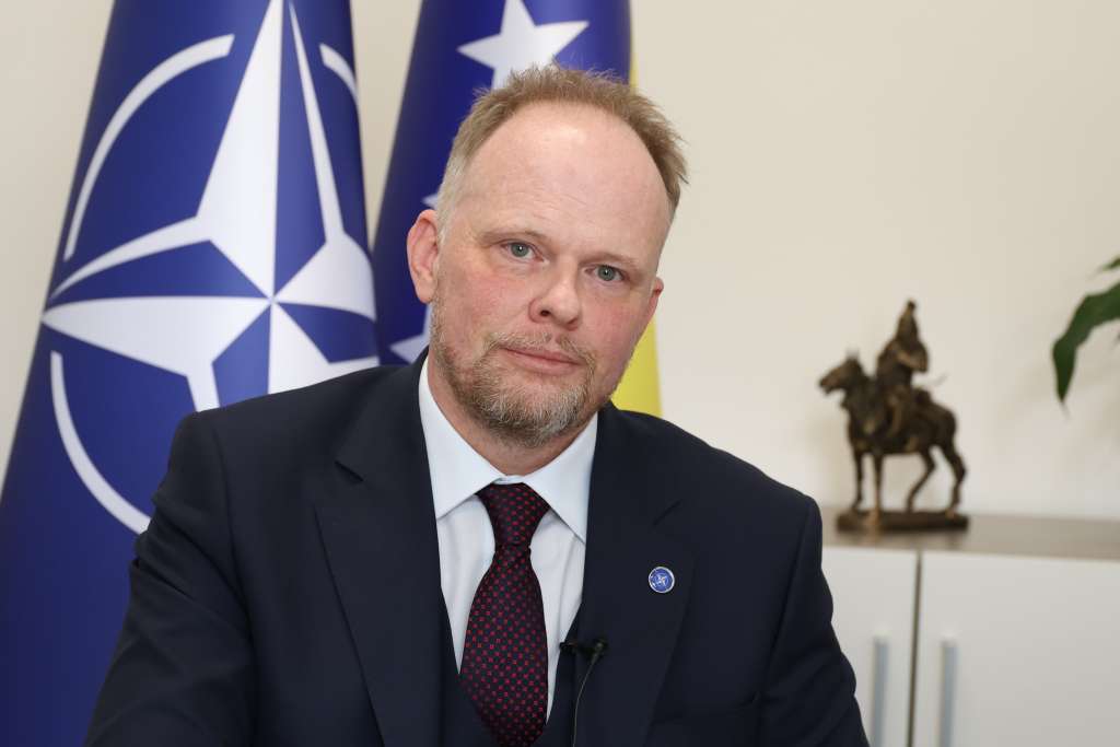 Hamilton: Ako se NATO može složiti među 32 članice, može i BiH među tri zajednice