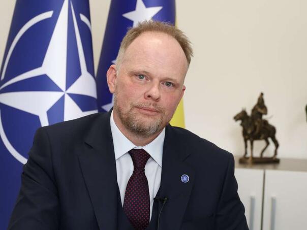 Hamilton: Ako se NATO može složiti među 32 članice, može i BiH među tri zajednice