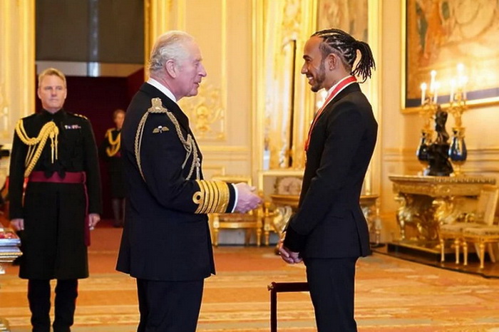 Hamilton dobio veliko priznanje od princa Charlesa nakon dramatičnog poraza u Formuli 1