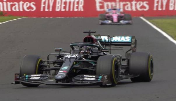 Hamilton na dominantan način slavio u Mađarskoj i izjednačio se sa Schumacherom
