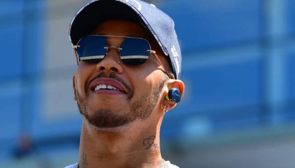 Hamilton ostaje u Mercedesu do 2023. godine