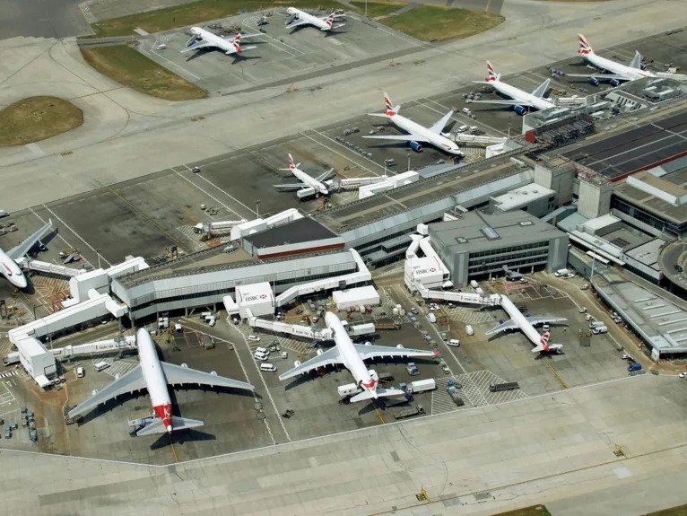 Haos na britanskim aerodromima: Kvar sistema poremetio brojne letove