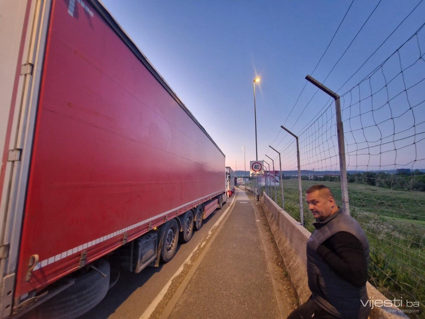 Haos na granici: Vozač provede čitavu smjenu samo da uđe u BiH