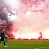 Haos na utakmici Ajax-Groningen: Huligani skoro zapalili stadion
