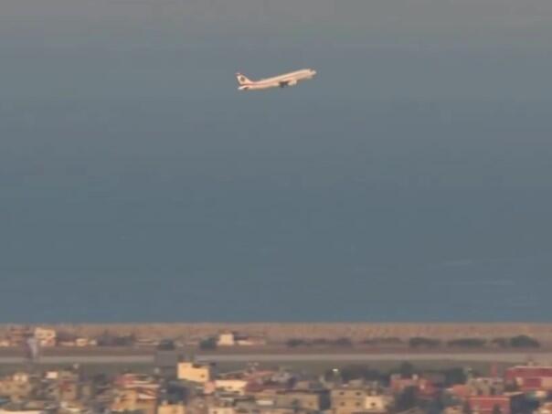 Haos u Bejrutu: Putnički avion poletio usred izraelskih udara na Hezbolah