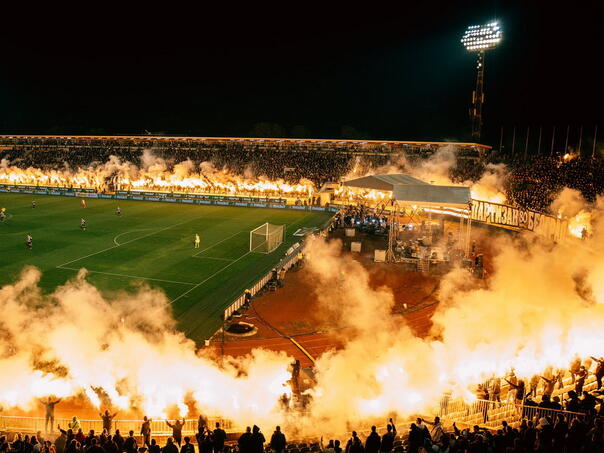 Haos u Beogradu: Grobari prekinuli utakmicu na 80. rođendan Partizana
