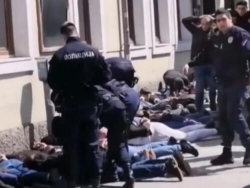 Haos u Beogradu: Žestoka tuča navijača Zvezde i Partizana, čuli se i pucnji