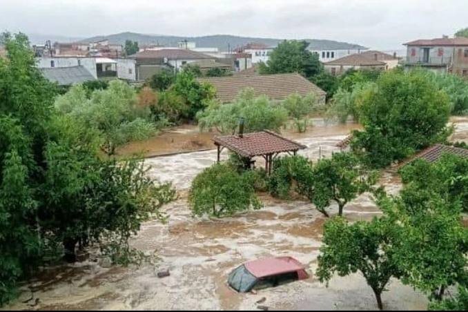 Haos u Grčkoj: Uvedena zabrana kretanja zbog nevremena
