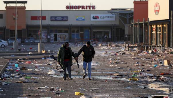 Haos u Južnoj Africi: Gore tržni centri, ubijeno preko 70 ljudi