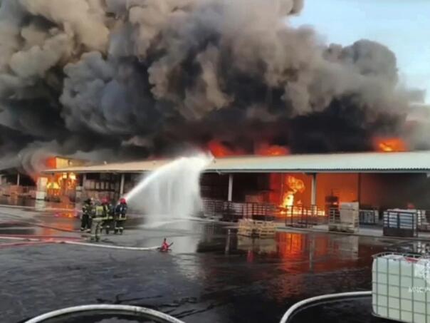 Haos u Moskvi: Požar u skladištu, kuljao crni dim