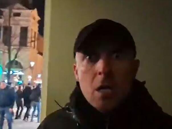 Haos u Novom Sadu: Vučićevi batinaši tuku studente