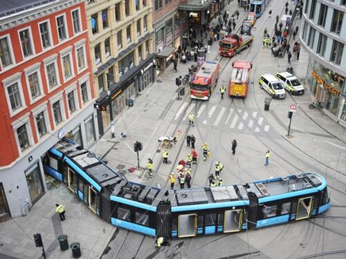 Haos u Oslu: Tramvaj se zabio u prodavnicu, povrijeđene četiri osobe