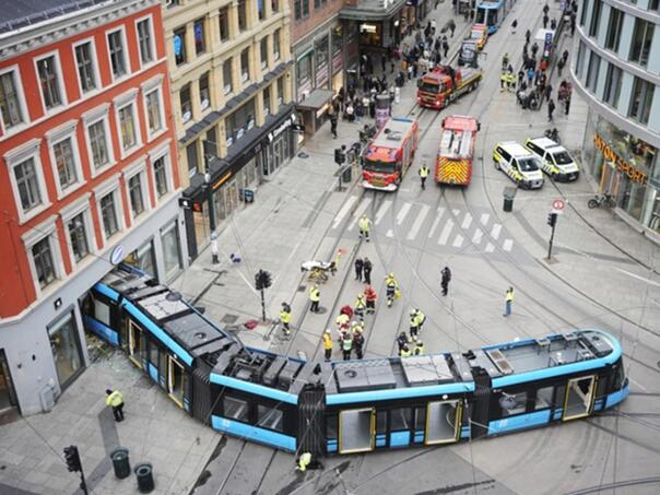 Haos u Oslu: Tramvaj se zabio u prodavnicu, povrijeđene četiri osobe