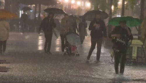 Haos u Rijeci: Potopljen centar, šahtovi letjeli, bujica gotovo ubila čovjeka