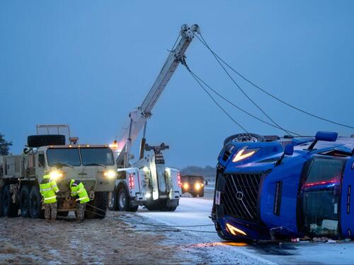 Haos u SAD: Milioni ljudi bez struje, otkazano 10.000 letova