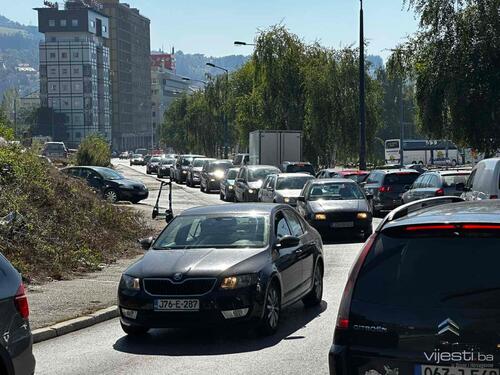 Haos u Sarajevu: Radovi izazvali kolaps, policije još nema, građani negoduju