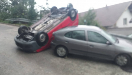 Haos u Sarajevu: Uništeni automobili, jedan završio na krovu, oprezno vozite