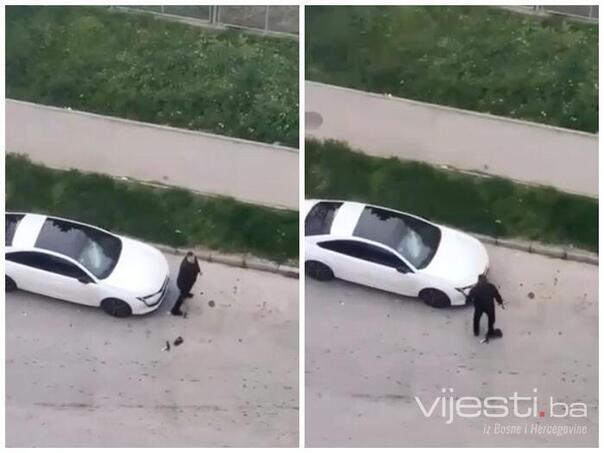 Haos u tuzlanskom naselju: Muškarac palicom razbio auto