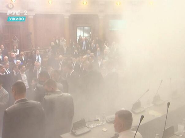 Haosu u Srbiji nema kraja, aktiviran PP aparat, lete jaja ...