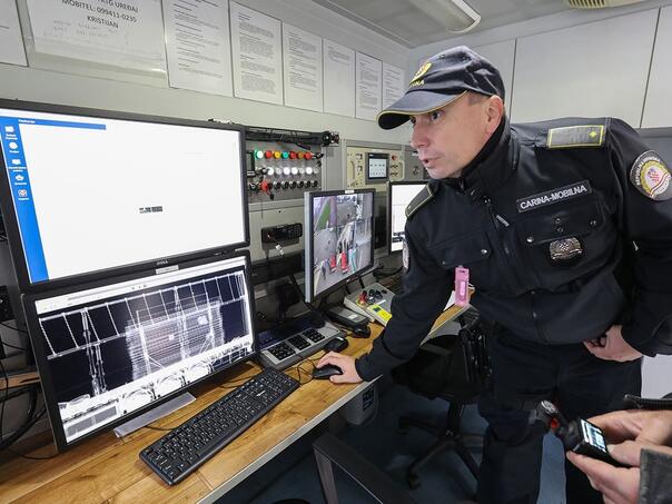 Hapšenje u Gradišci: Krao auta, pa ih prodavao s lažnim tablicama