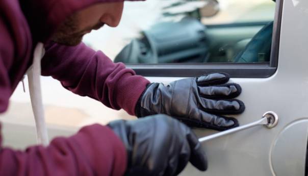 Hapšenje zbog krađe mercedesa u Prijedoru