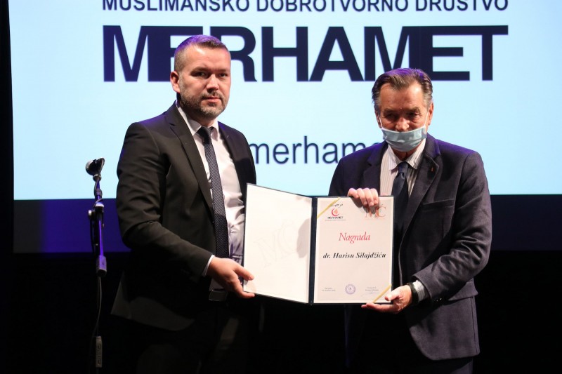 Harisu Silajdžiću i Latinki Perović nagrada Fondacije 'Muradif Ćato'