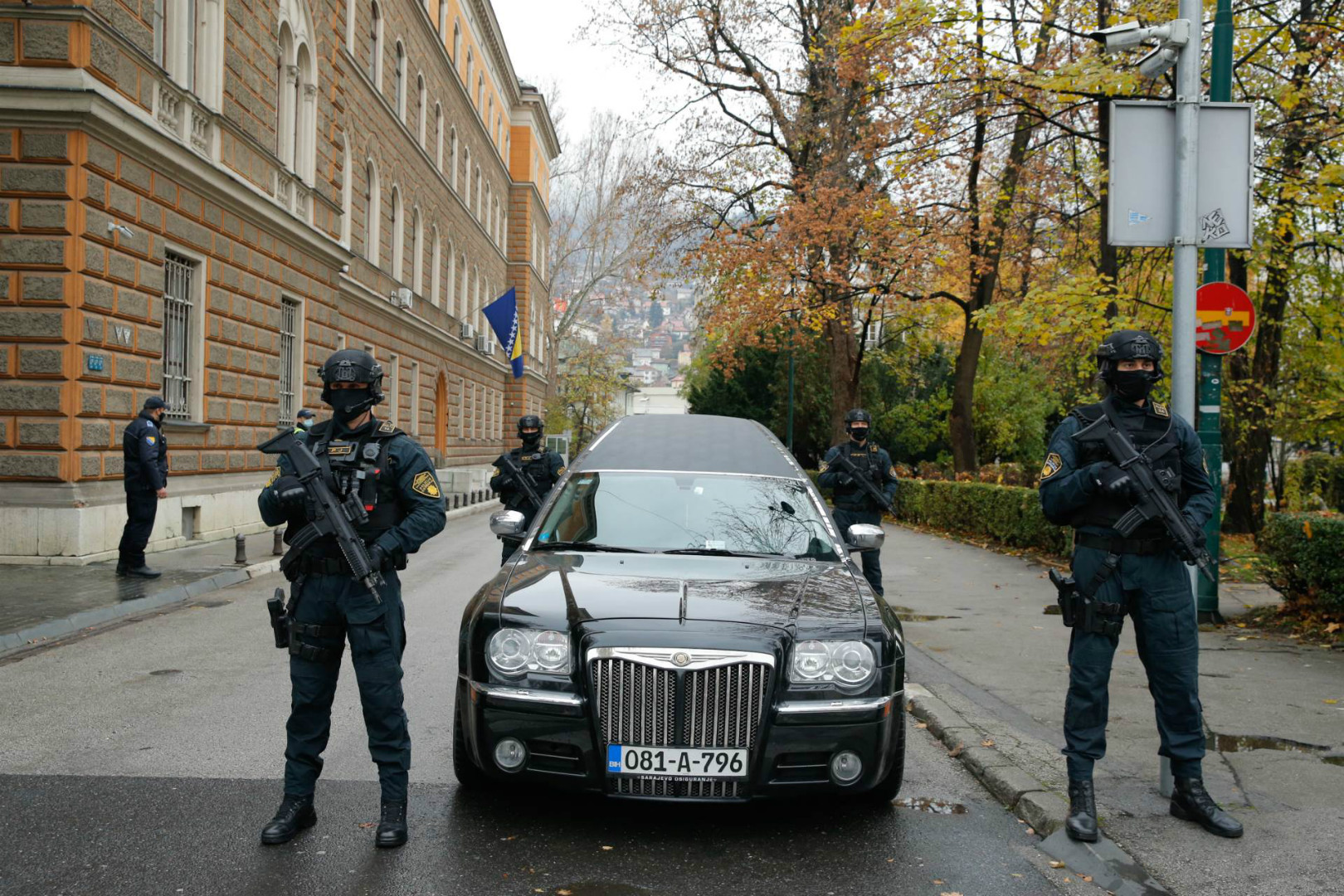 Hasan Muratović uz policijske počasti ukopan u haremu Alipašine džamije