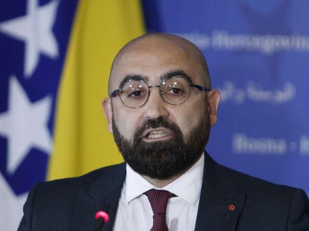 Hasanović: Pozadina ostavke Save Minića zapravo je planirano zaduženje RS