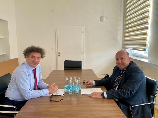 Hasanović s Pilavom: Nastavljamo s jačanjem najveće zdravstvene ustanove u KS