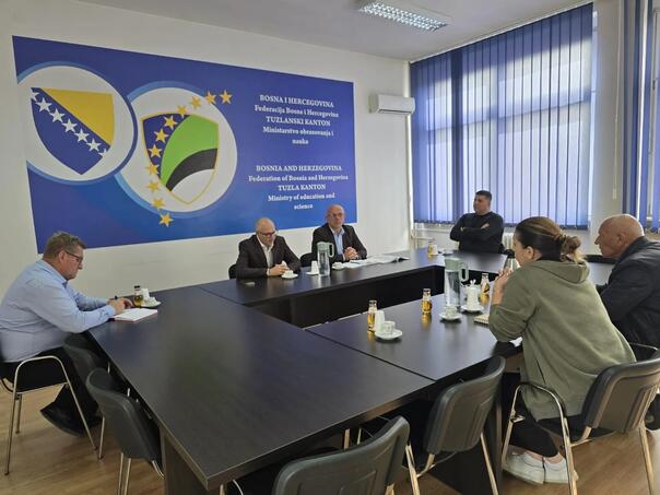 Hasić optužila Ministarstvo obrazovanja TK da fotografijama stvara privid podrške