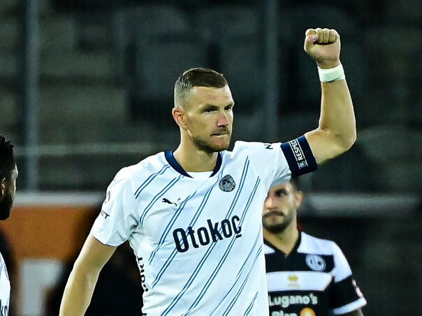 Hat-trick sjajnog Edina Džeke protiv Lugana!