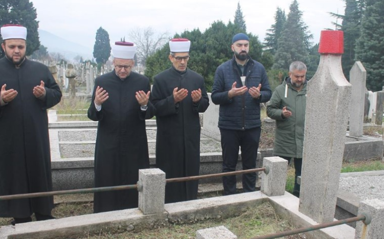 Hatma dova nad kaburom mostarskog muftije hafiza Omer ef. Džabića