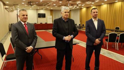 HDZ BiH: Hrvati u Bosni i Hercegovini uz Petrinju, Glinu i Sisak